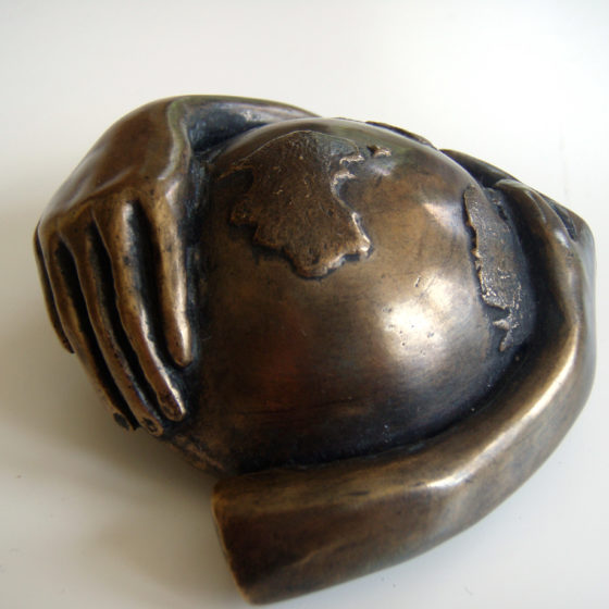 Fiona_Garlick_Bronze_Medallion_In_Your_Hands_img1